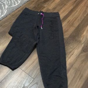 Cropped dark gray sweatpants